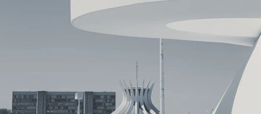 Esplanada dos Ministérios e Catedral de Brasília